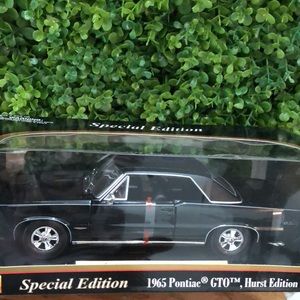 Maisto New w/box Special edition 1965 black Pontiac GTO